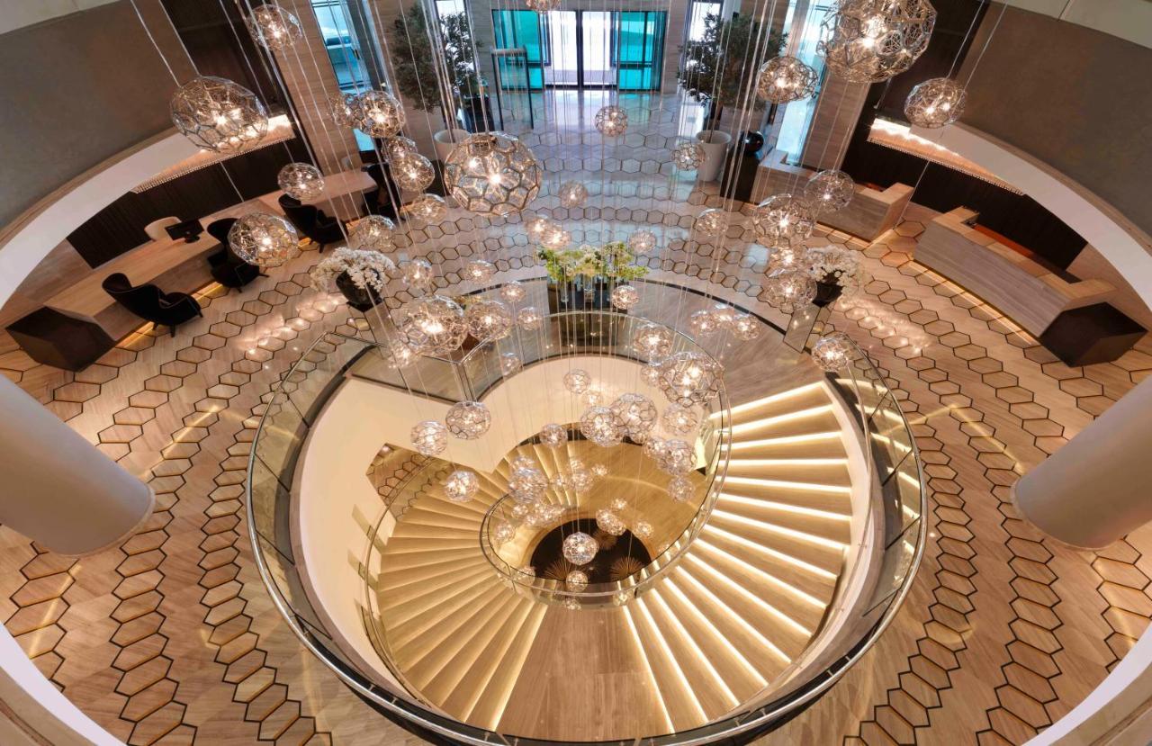 Fairmont Riad Exterior foto The staircase at the entrance of the hotel